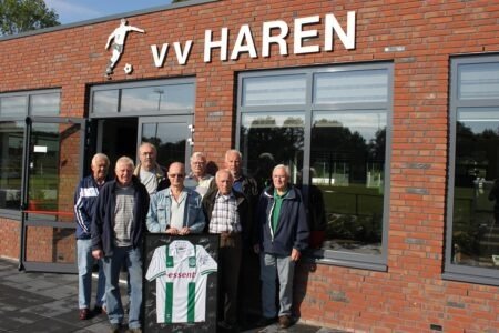 FC Groningen zet “klusploeg” vv Haren in het zonnetje.