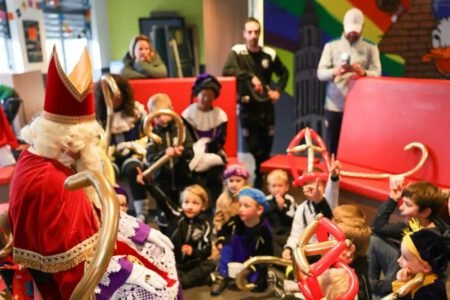 Sinterklaas bezoekt VV Haren